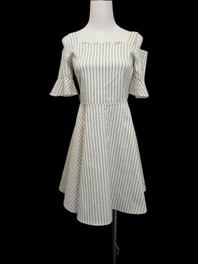 🦎🦎 Cold-Shoulder Striped A-Line Dress in White and Green